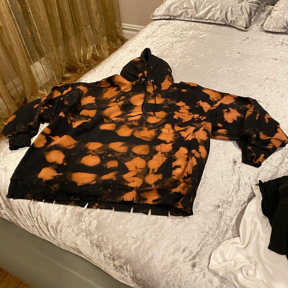 Washed out distressed sweatshirt w/hoodie - Picture 1 of 10